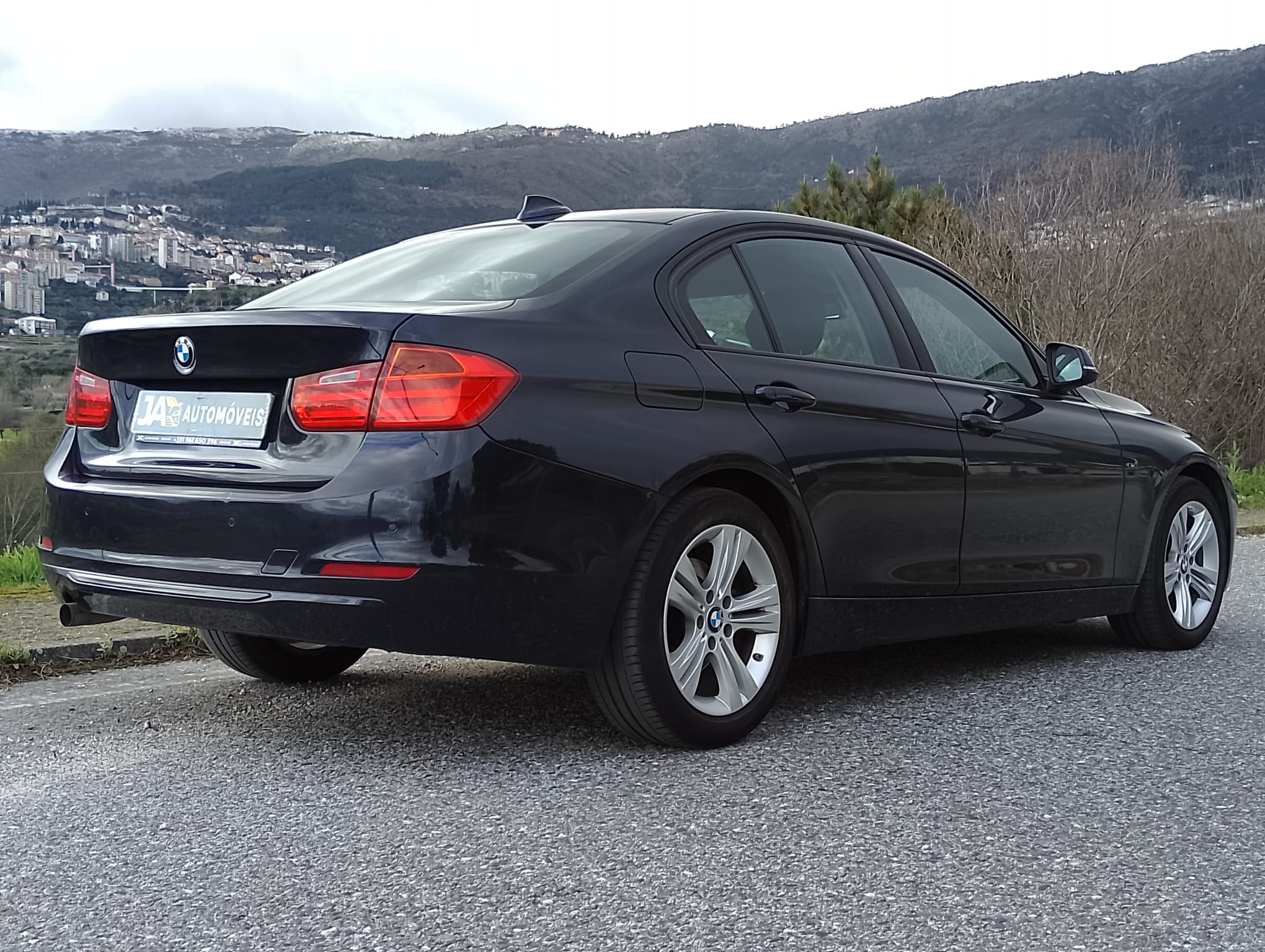 TRASEIRA BMW 318D 2014