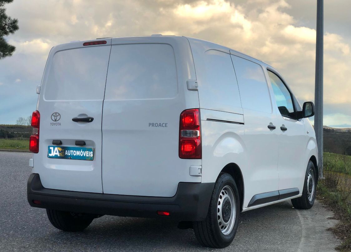 traseira toyota proace 2018