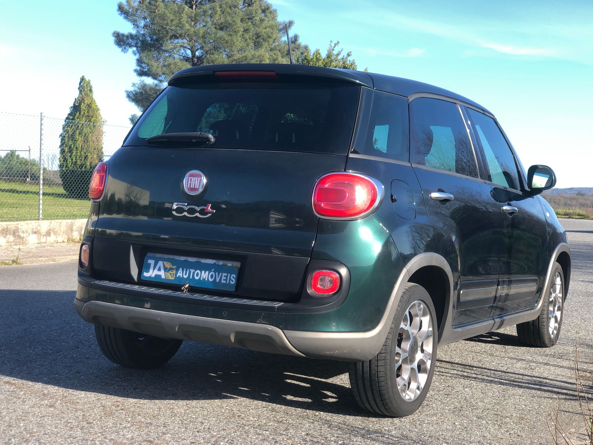 TRASEIRA FIAT 500L 2014